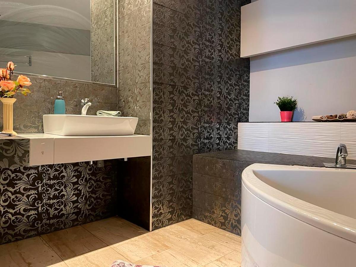 By La Rambla Rooms 巴塞罗那 外观 照片